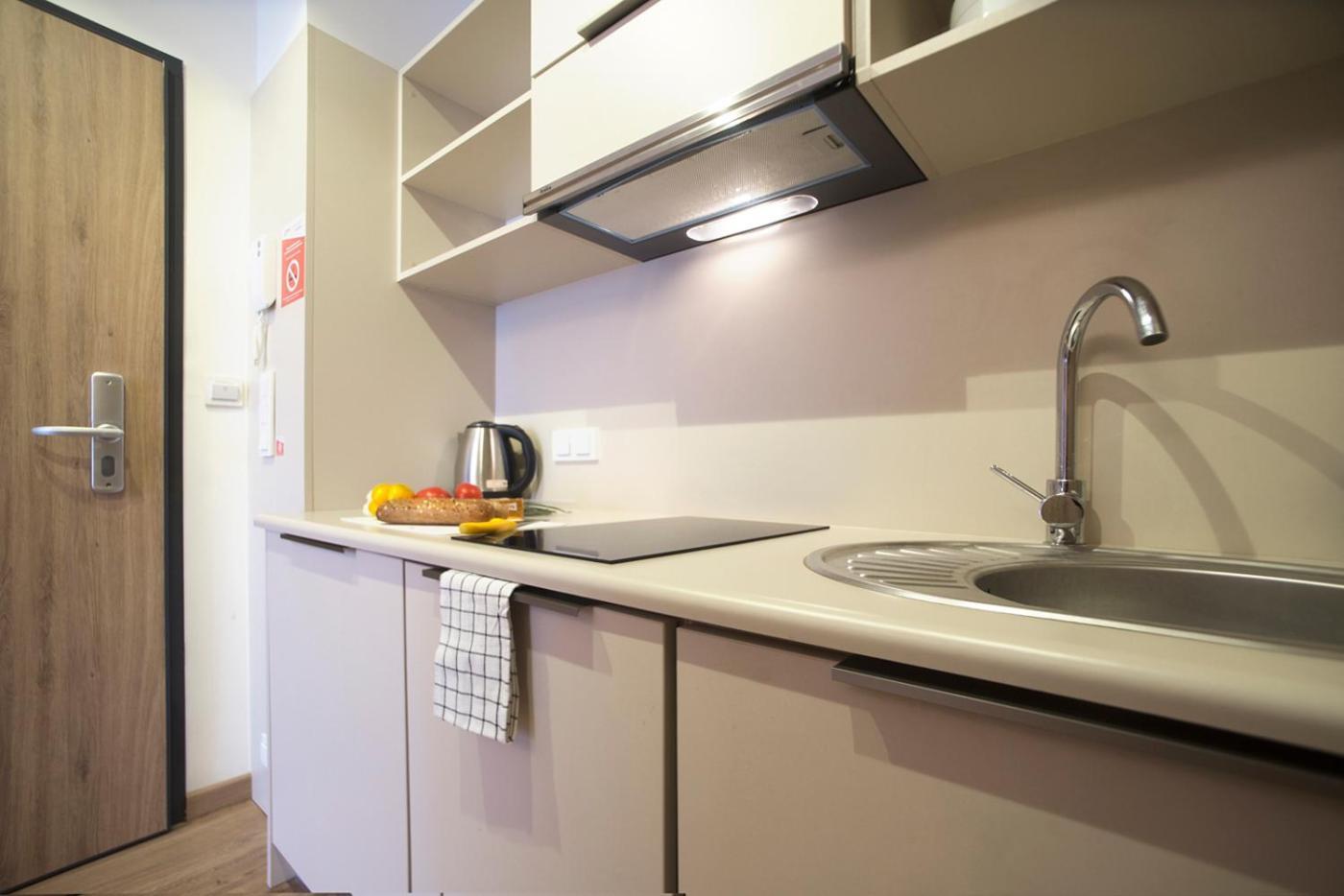 Wolska Serviced Apartments Varsó Szoba fotó